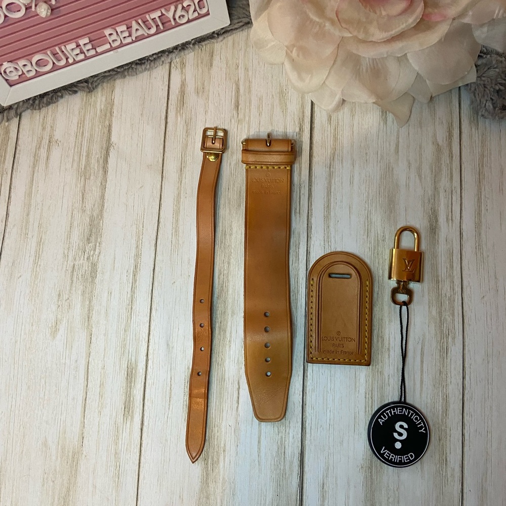 COPY - COPY - Louis Vuitton Vachetta Luggage Tag and Poignet Set with Lock and … - Picture 5 of 5